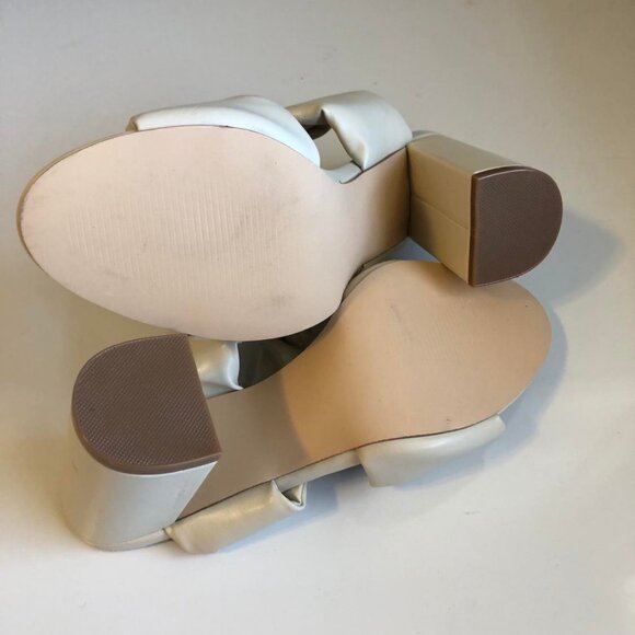 New FJ JUST FAB Twist & Shout Block Heel Sandals Vegan Leather Mules Ivory SZ 8 - Picture 8 of 9